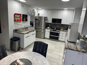 7362 Woodmont Ct in Boca Raton, FL - Foto de edificio - Building Photo