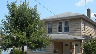 46 Mountainside Ter, Unit 2 in Clifton, NJ - Building Photo
