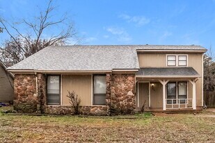 4381 Crescent Park Dr in Memphis, TN - Building Photo