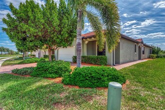 10113 Fiddlewood Dr in Venice, FL - Building Photo - Building Photo