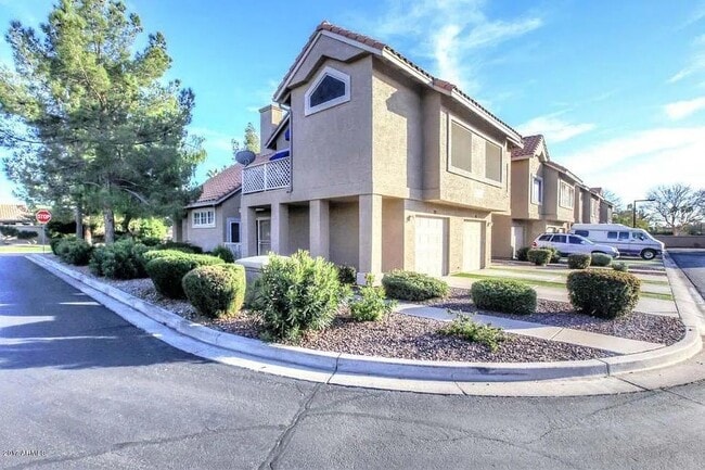 property at 1633 E Lakeside Dr