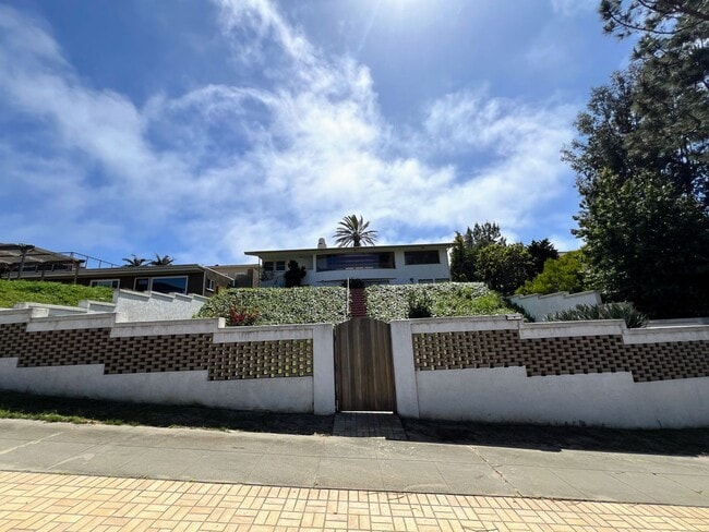 1130 Barcelona Dr in San Diego, CA - Building Photo - Building Photo