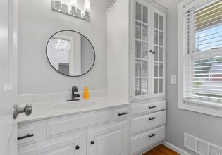 1900 Vernon Dr S in Hopkins, MN - Building Photo - Building Photo