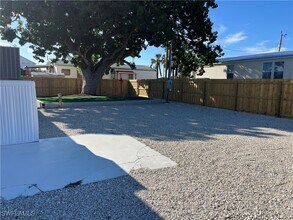 5109 Flamingo Dr in Saint James City, FL - Building Photo - Building Photo