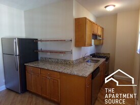 894 Green Bay Rd in Winnetka, IL - Building Photo