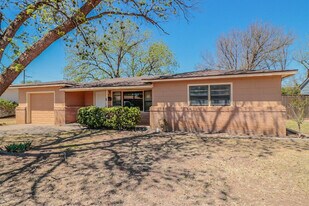 3216 36th St in Lubbock, TX - Building Photo