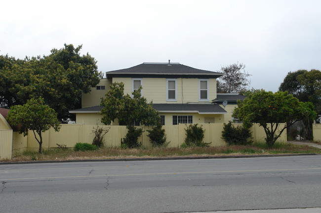 2025 N Ventura Ave in Ventura, CA - Building Photo - Building Photo