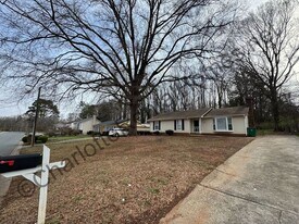 1619 Teddington Dr in Charlotte, NC - Building Photo
