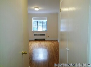 84 St Paul St, Unit 2 in Brookline, MA - Building Photo - Building Photo
