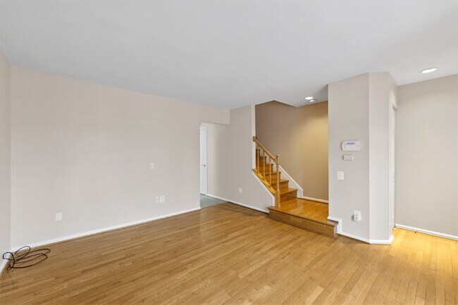 6565 Cypress Point Rd in Alexandria, VA - Building Photo - Building Photo