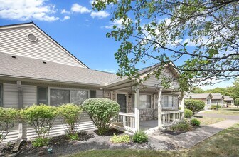 206 Pioneer Cir in Pickerington, OH - Building Photo - Building Photo