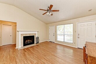 13302 Lyndhurst St in Austin, TX - Building Photo - Building Photo