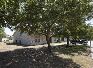 Stepping Stone Apartments in Taylor, TX - Building Photo - Building Photo