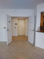 100 S Birch Rd in Fort Lauderdale, FL - Building Photo