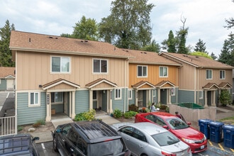 Riverton Terrace I in Tukwila, WA - Building Photo - Building Photo