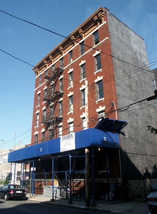 2310 Belmont Ave in Bronx, NY - Foto de edificio
