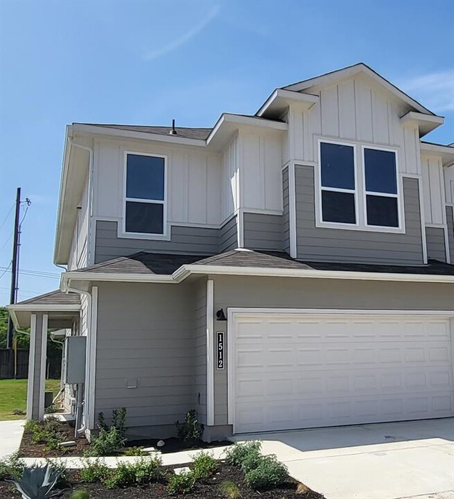 1512 Roseburg Dr in Austin, TX - Building Photo