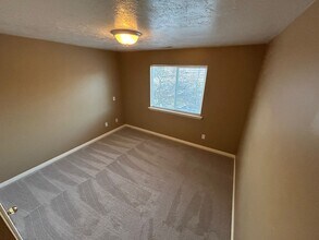 8088 N Ridge Loop W in Eagle Mountain, UT - Building Photo - Building Photo