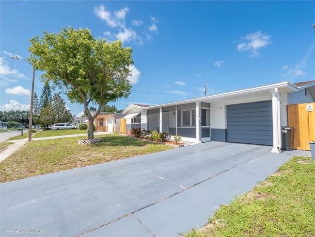 3421 Cantrell in Holiday, FL - Building Photo - Building Photo