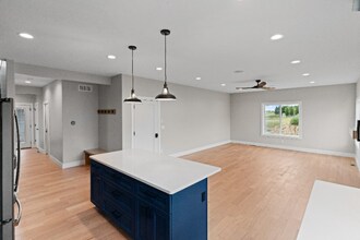 1368 Autumn Ridge Ln in Dubuque, IA - Foto de edificio - Building Photo