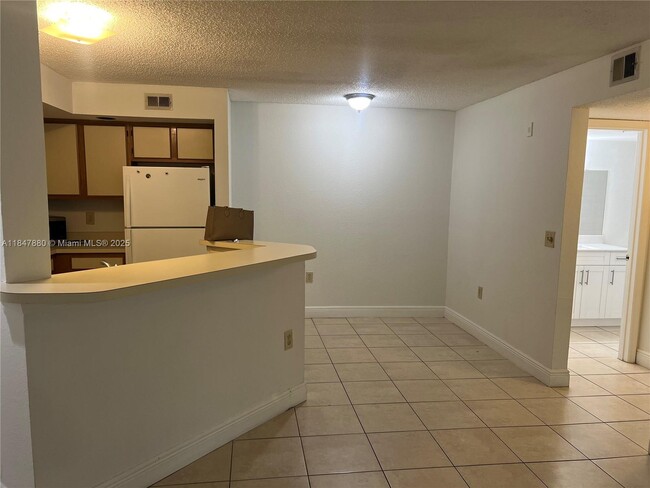 property at 643 Vista Isles Dr