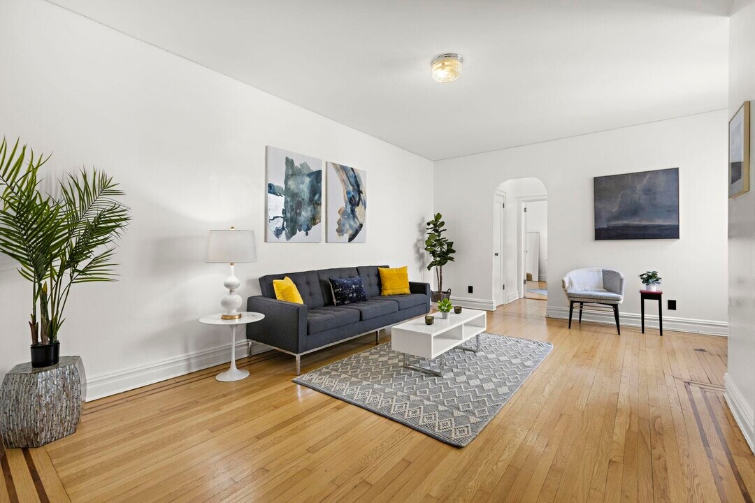 301 Palisade Ave in Union City, NJ - Building Photo