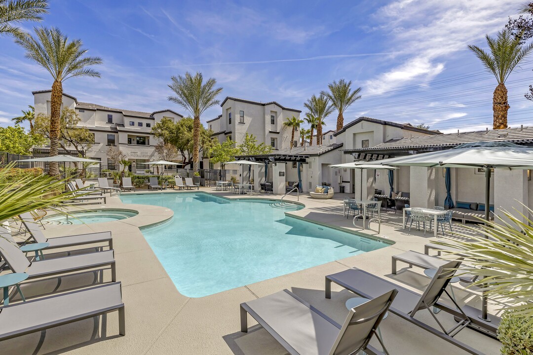 The Michael B Townhomes and Flats in Las Vegas, NV - Building Photo