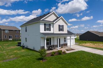 The Meadows at Kettle Park West in Stoughton, WI - Building Photo - Building Photo