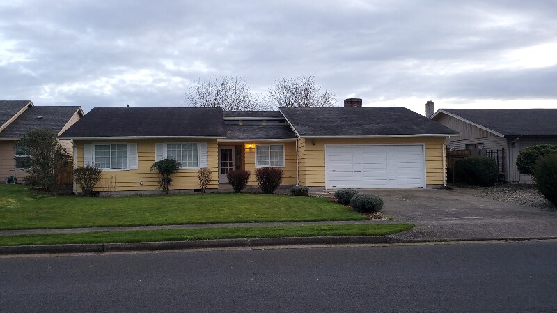 105 Villa Rd in Kelso, WA - Building Photo