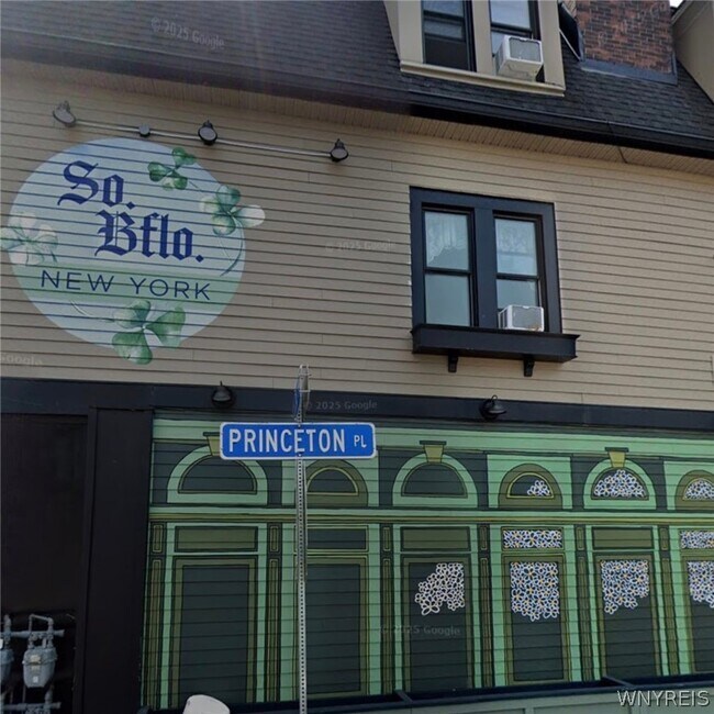 2111 Seneca St in Buffalo, NY - Foto de edificio - Building Photo