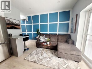 477 Pelissier St in Windsor, ON - Foto de edificio - Building Photo