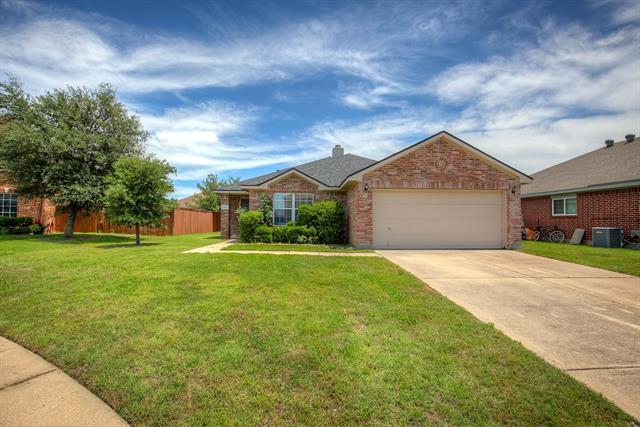 325 Oxford Ct in Roanoke, TX - Building Photo - Building Photo