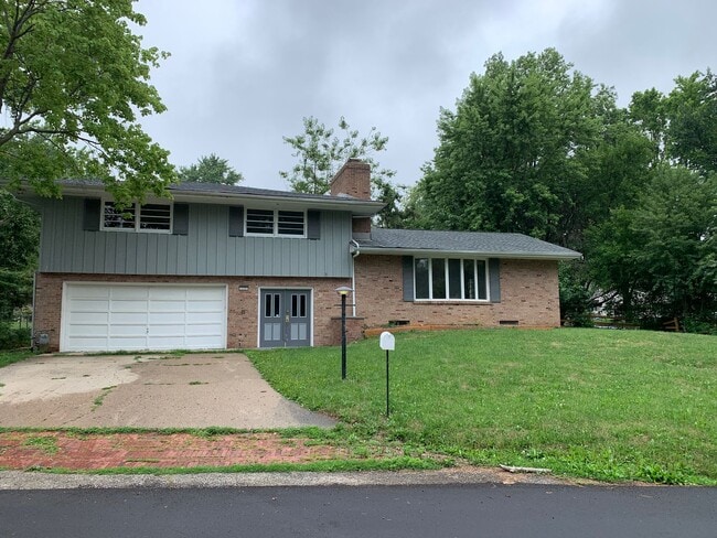 property at 1738 Westhaven Dr