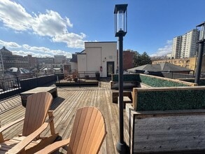 27 Bold St in Hamilton, ON - Building Photo - Building Photo