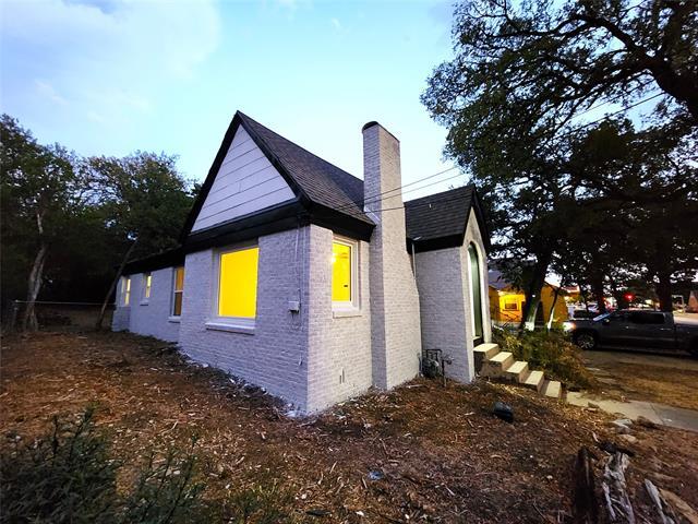 2114 N Elm St in Denton, TX - Building Photo - Building Photo