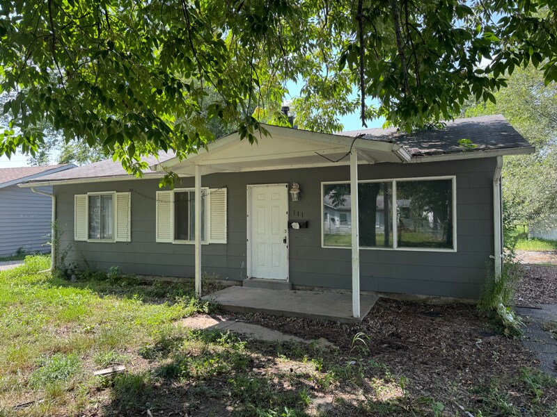 111 St James Ln in Sauget, IL - Foto de edificio