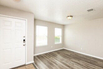 320 Cameron Hill Pt in Fort Worth, TX - Building Photo - Building Photo