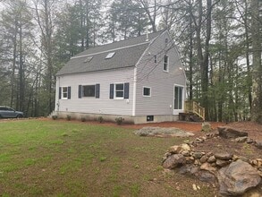102 New Templeton Rd in Hubbardston, MA - Foto de edificio - Building Photo