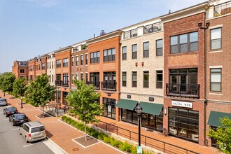 Crescent Place in Leesburg, VA - Building Photo - Building Photo
