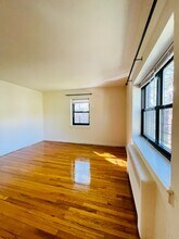 15 College Pl, Unit A in Rutherford, NJ - Building Photo - Building Photo