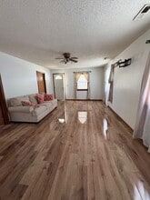 105 N Orchard St in El Dorado, KS - Building Photo - Building Photo