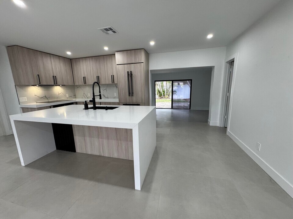 1133 SW 11th St in Boca Raton, FL - Building Photo