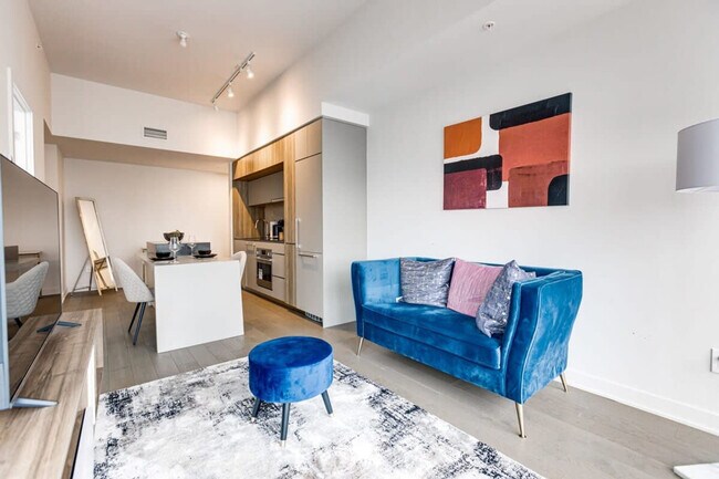 1130 Rue Saint-Antoine O in Montréal, QC - Building Photo - Building Photo