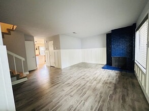 134 Hartnell Pl in Sacramento, CA - Building Photo - Building Photo