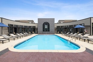 Graham Park at the Highlands in Columbus, OH - Building Photo