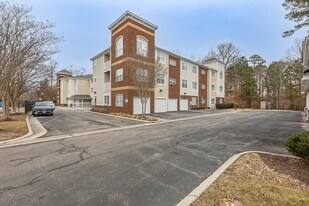 522 Knolls Dr in Newport News, VA - Building Photo