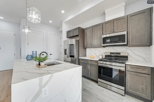 Crystal Cambridge in Jersey City, NJ - Building Photo - Building Photo