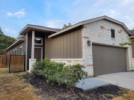 210 Oakcrest in Conroe, TX - Building Photo