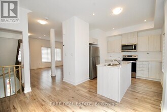 5 Pumpkin Cor Cres in Barrie, ON - Building Photo - Building Photo