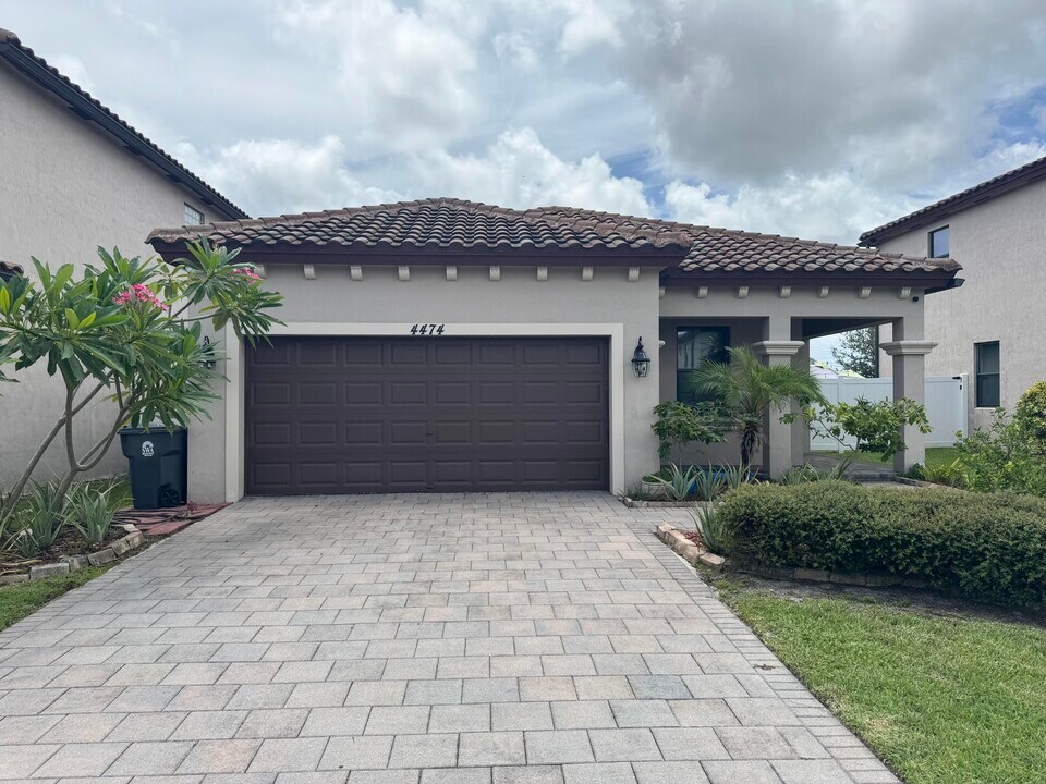 4474 Buena Tara Dr in West Palm Beach, FL - Building Photo